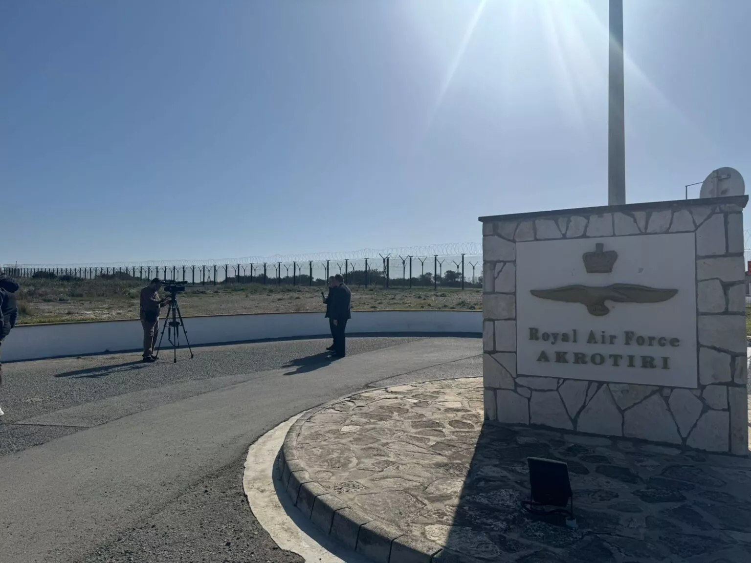 &Delta;&eta;&mu;&omicron;&sigma;&iota;&omicron;&gamma;&rho;ά&phi;&omicron;&iota; &alpha;&pi;ό &Epsilon;&lambda;&lambda;ά&delta;&alpha; &kappa;&a