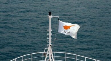 b_ploia_kipriaki_simea