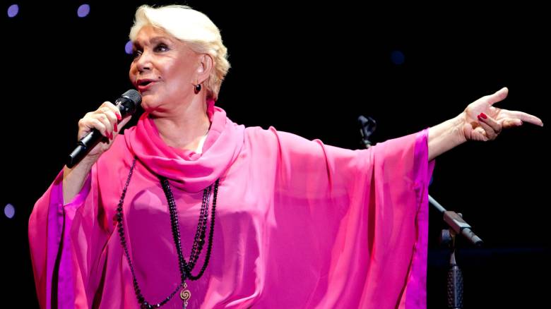 Σήμερα το τελευταίο αντίο στη Μαρινέλλα – Σε λαϊκό προσκύνημα η σορός της