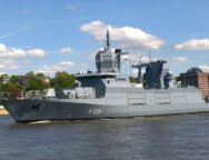 fregatte_f223_nordrhein_westfalen_ausgehend_hafen_hamburg_auf_der_elbe