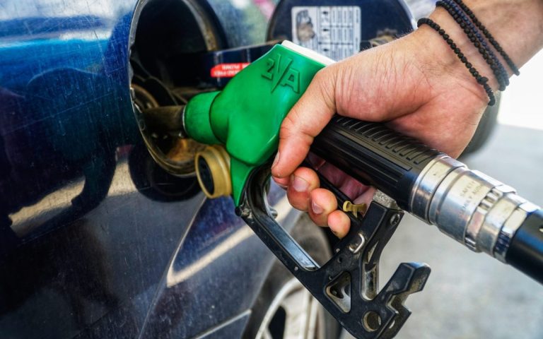 Στη Βουλή η μείωση φόρου κατανάλωσης – Πιθανή εφαρμογή από την Πέμπτη