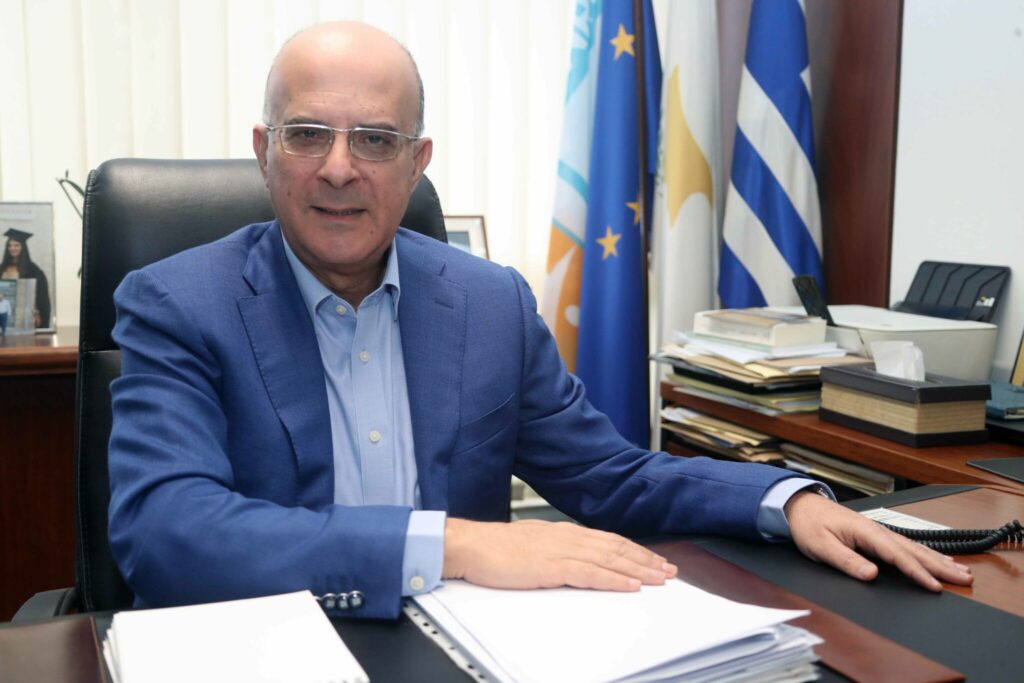 Κλινήρης ο Μάριος Κάρογιαν, αναβάλλεται η ειδική συνεδρία της Δημοκρατικής Παράταξης