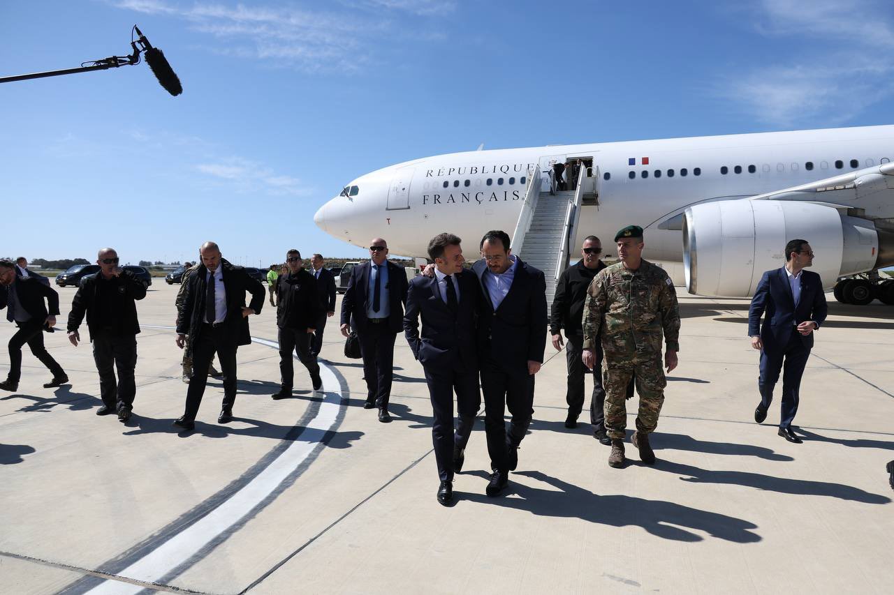 Μακρόν σε ΠτΔ: Μπορείτε να βασίζεστε στη Γαλλία και στη φιλία μας