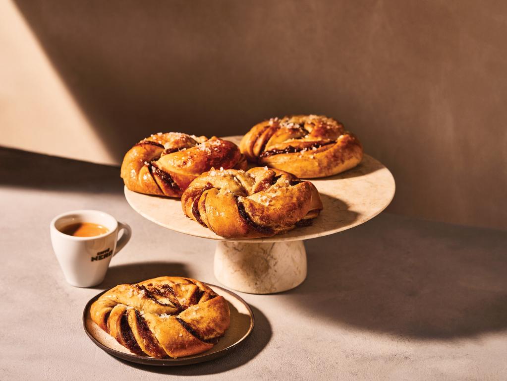 Νέες γεύσεις στο Caffè Nero: Cinnamon Bun & Pistachio Croissant