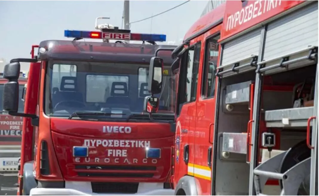 Κατάρρευση μέρους διατηρητέας οικοδομής στη Λευκωσία – Ζημιές σε όχημα