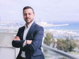 vasilis-artemiou3-825×510