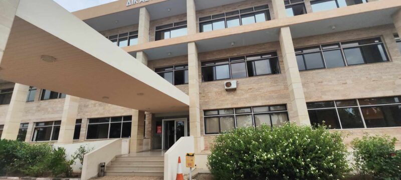 ΔΙΚΑ ΛΑΡΝΑΚΑΣ