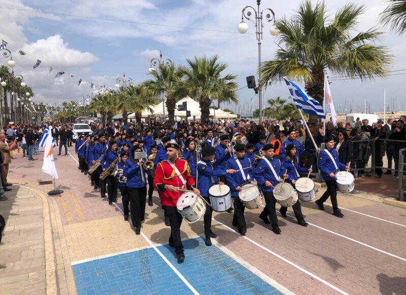 ΠΑΡΕΛΑΣΗ ΛΑΡΝΑΚΑ 8