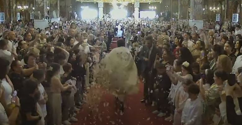 &Pi;&rho;ώ&tau;&eta; &Alpha;&nu;ά&sigma;&tau;&alpha;&sigma;&eta;: &Iota;&epsilon;&rho;έ&alpha;&sigmaf; &sigma;&tau;&omicron;&nu; &Kappa;ό&rho;&nu;&omicron; &laquo;έ&kappa;&lambda;&epsilon;&psi;&epsilon; &tau;&eta;&nu; &pi;&alpha;&rho;ά&sigma;&tau;&alpha;&sigma;&eta;&raquo; &mu;&epsilon;&hellip; &sigma;&pi;&rho;&iota;&nu;&tau; (&beta;ί&nu;&tau;&epsilon;&omicron;)