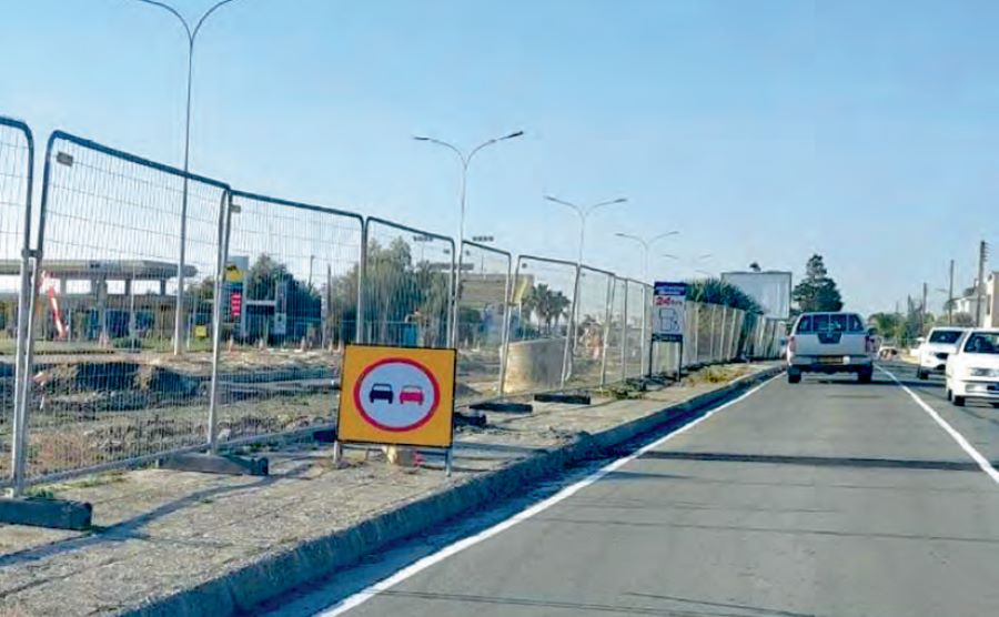 Οργή Λαρνακέων για τα εργοτάξια στο δρόμο Δεκέλειας – Έκκληση για επίσπευση των εργασιών από τον Νάκη Αντωνίου - Λάβρος ο Μάριος Πολυβίου, κάνει λόγο για «δρόμο ντροπή για τη Λάρνακα»