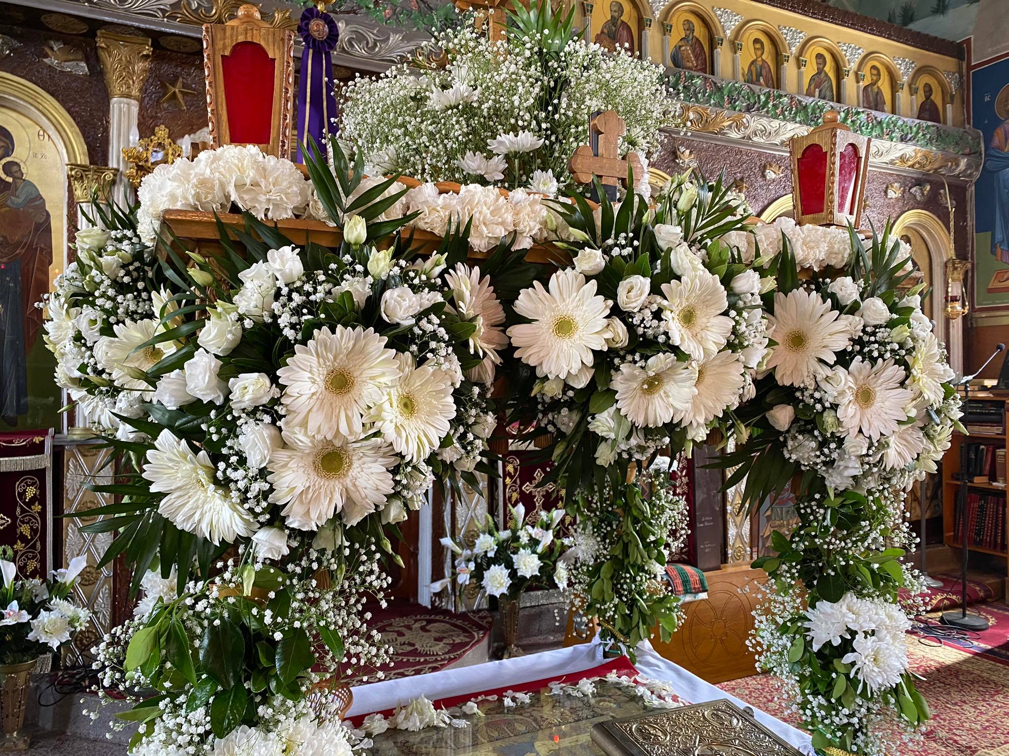 Μεγάλη Παρασκευή: Ο θρήνος, οι Μεγάλες Ώρες, η Αποκαθήλωση – Κορυφώνεται το Θείο Δράμα στην πορεία προς την Ανάσταση