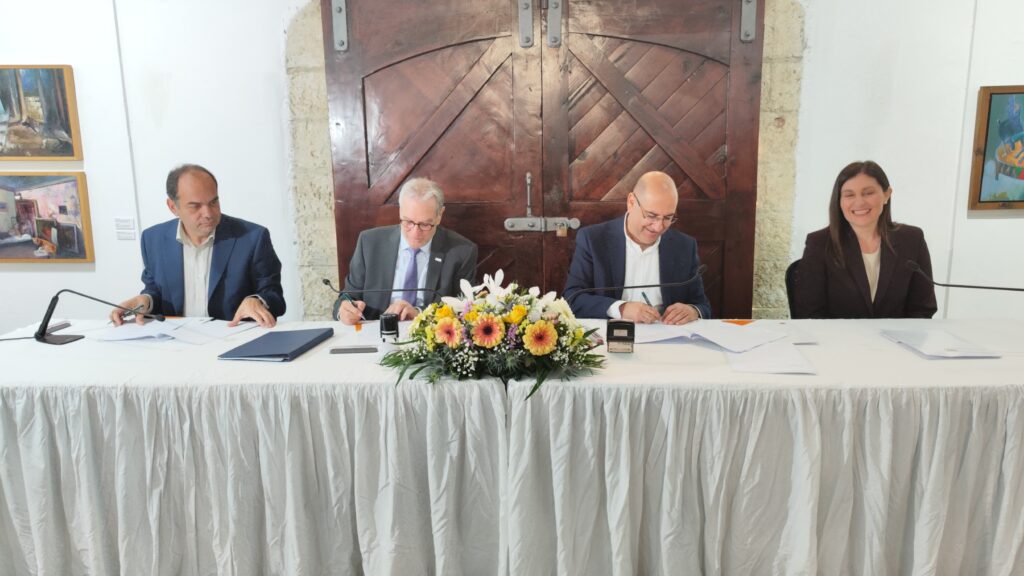 Μέρα ορόσημο για τη Λάρνακα – Έπεσαν οι υπογραφές για την ανέγερση του κτηρίου της νέας πανεπιστημιακής σχολής του ΤΕΠΑΚ