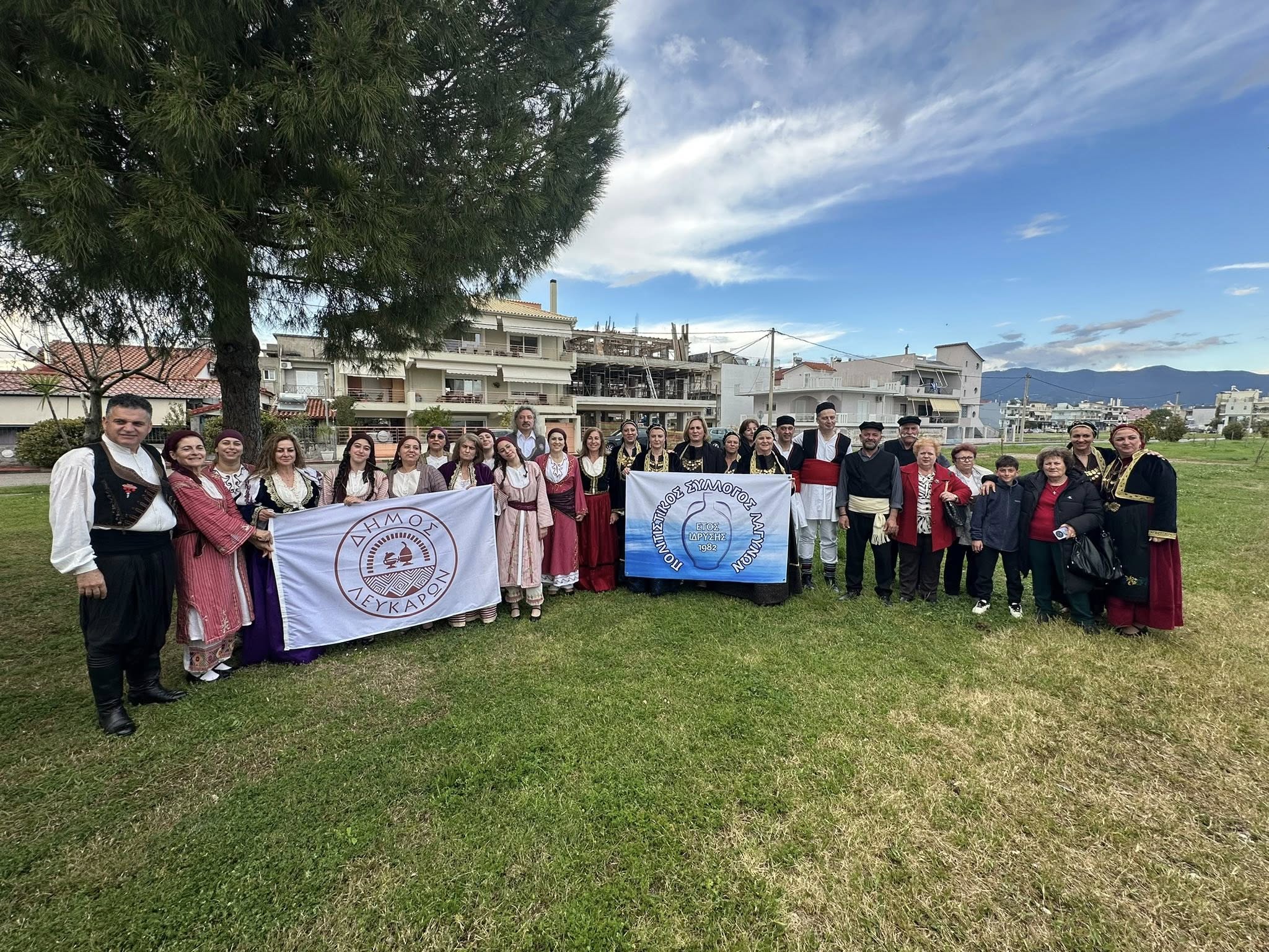 Το χορευτικό συγκρότημα του Δήμου Λευκάρων, στους εορτασμούς για τα 200 χρόνια από την ηρωική έξοδο του Μεσολογγίου (φώτο)