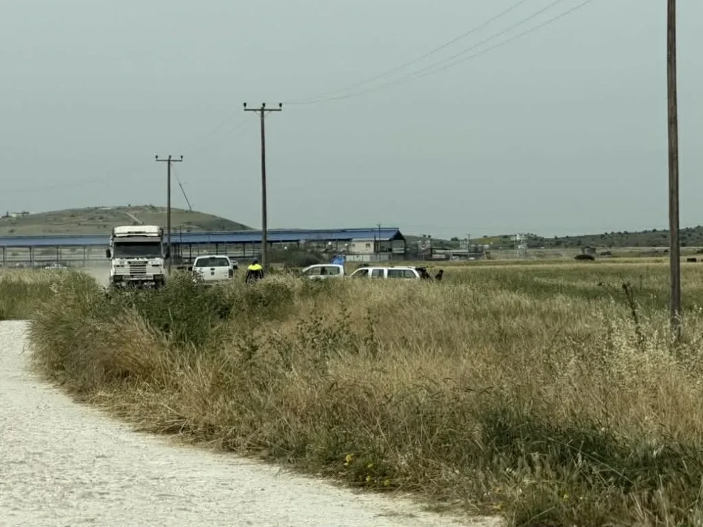 Το χρονικό της νέας έντασης στην Πύλα: Κατοχικά αρματα μάχης απέναντι στην ΟΥΝΦΙΚΥΠ και τουρκική σημαία