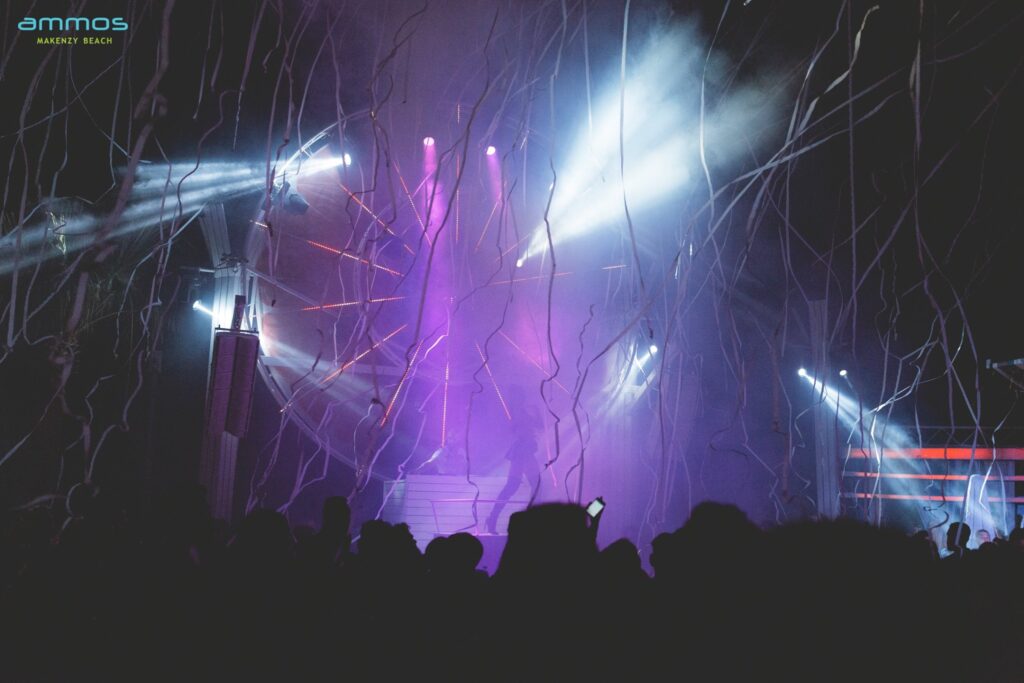 «Τα Βρώμικα» επιστρέφουν δυναμικά στο Ammos Beach Bar