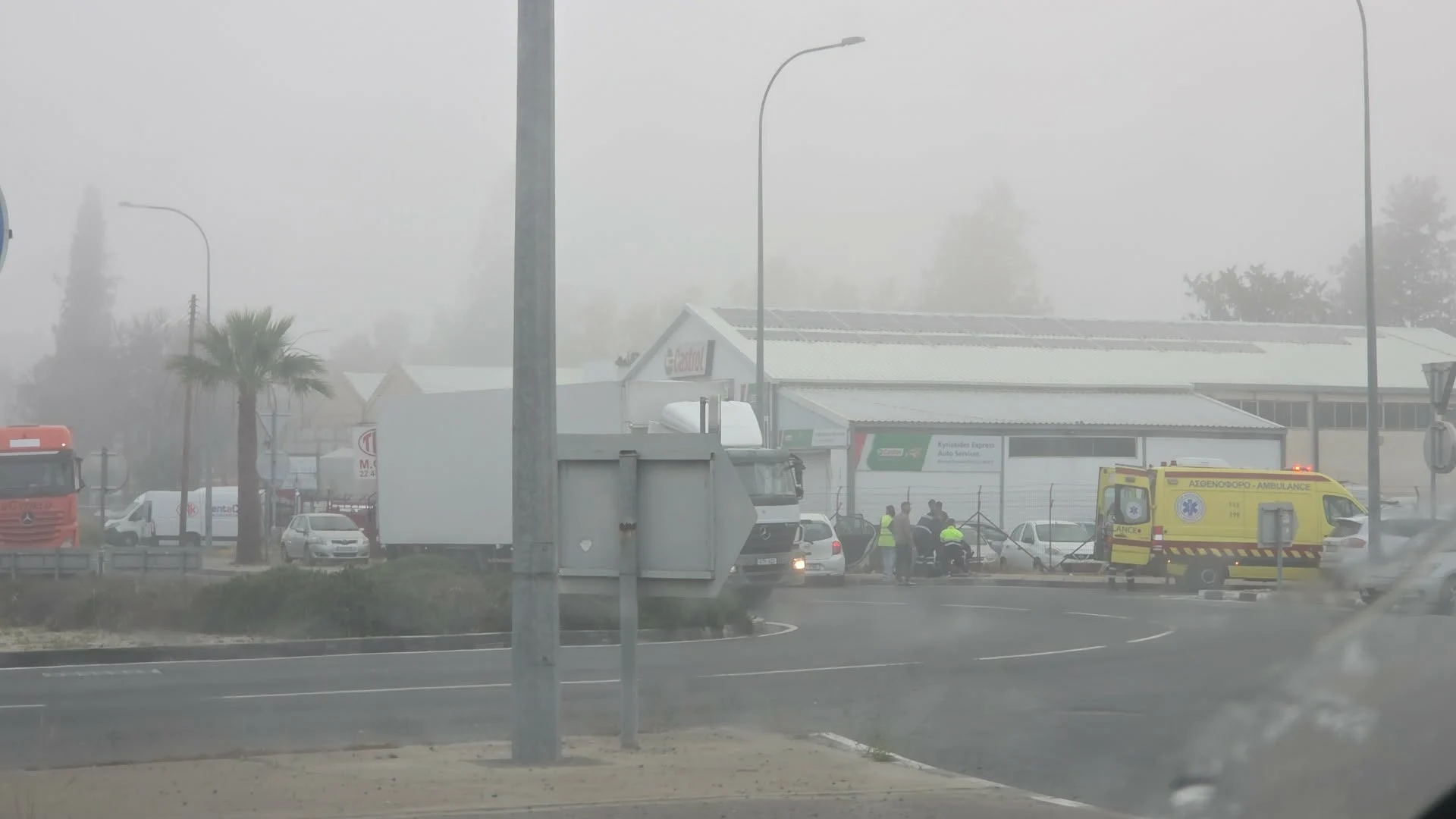 Τροχαίο με το καλημέρα: Όχημα προσέκρουσε σε φράκτη