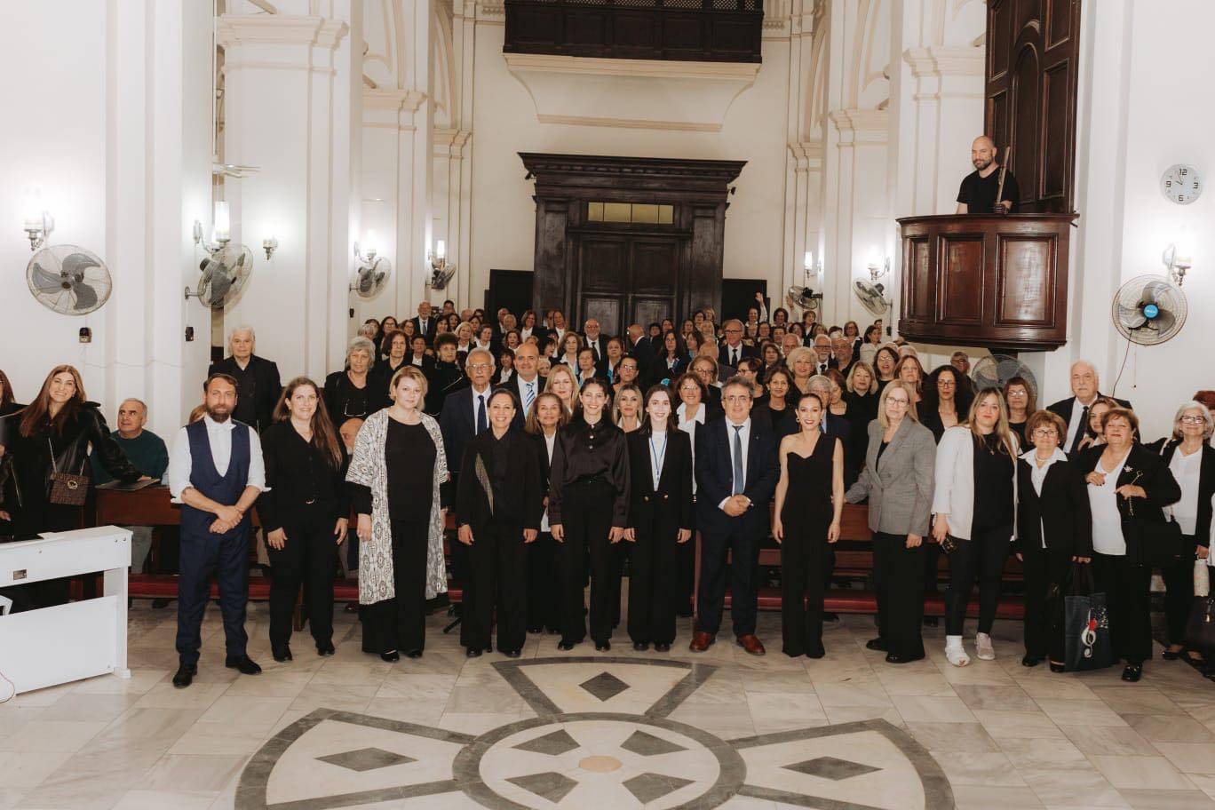 Η Χορωδία του Δ.Δ. Λιβαδιών στην Παγκύπρια Χορωδιακή Συνάντηση  (φώτο)