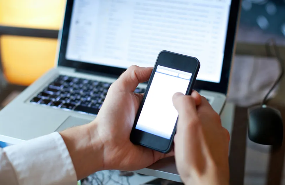 «Βροχή» παραπόνων για προεκλογικά SMS και κλήσεις