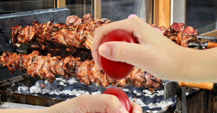 Θα ψήσουμε σούβλα το Πάσχα με ήλιο ή βροχές – Η πρόγνωση του καιρού