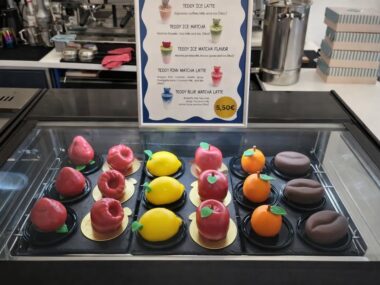 New in Zya… 🍎🍋🍊Not your usual desserts.Perfect shapes, glossy finish, unforgettable taste.Cra