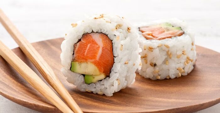 Uramaki-inside-out-sushi-roll-1