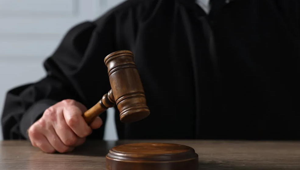 «Πόρτα» Εφετείου σε πολίτη για κορωνοπρόστιμο – Τον εντόπισαν χωρίς μάσκα