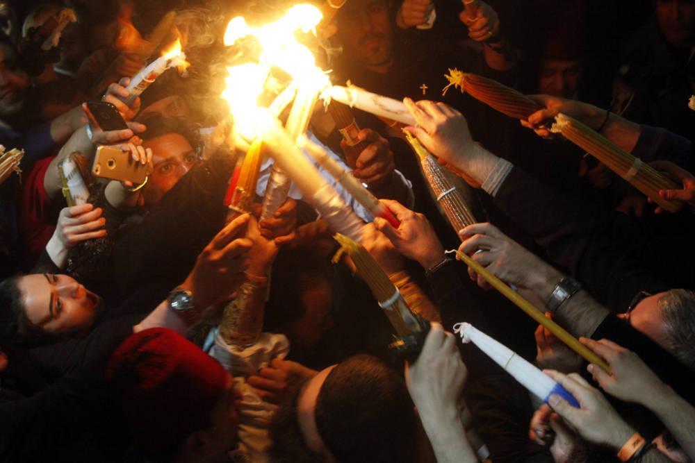 Στην Κύπρο το Άγιο Φως παρά τον πόλεμο – Ευχαριστίες ΥΠΕΞ σε Ελλάδα