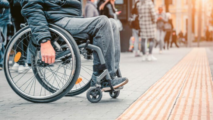 Νέο ενιαίο πλαίσιο υποστήριξης ατόμων με αναπηρίες ψηφίστηκε από τη Βουλή