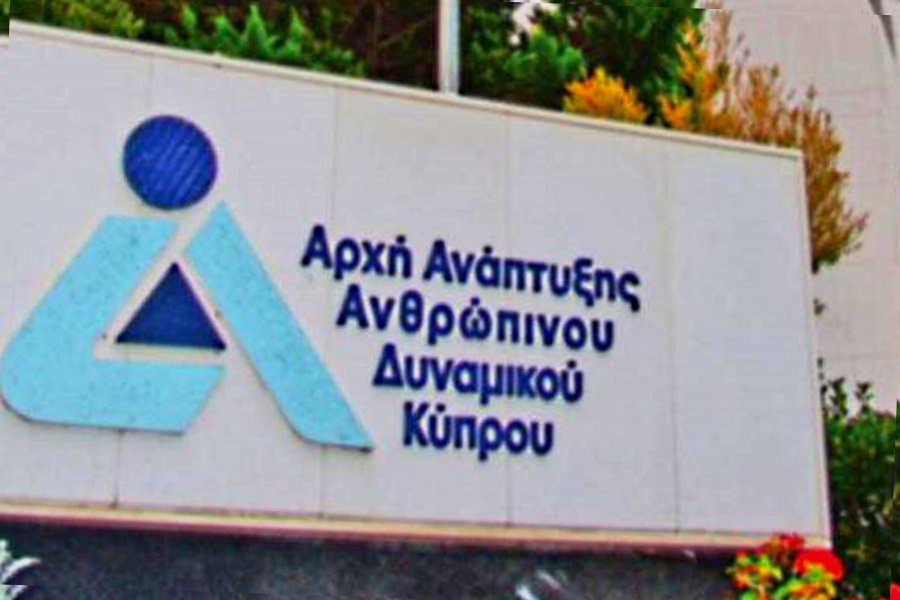 Υπ. Εργασίας: Δικαίωμα πρόσβασης στην ΑνΑΔ για τους αυτοτελώς εργαζόμενους