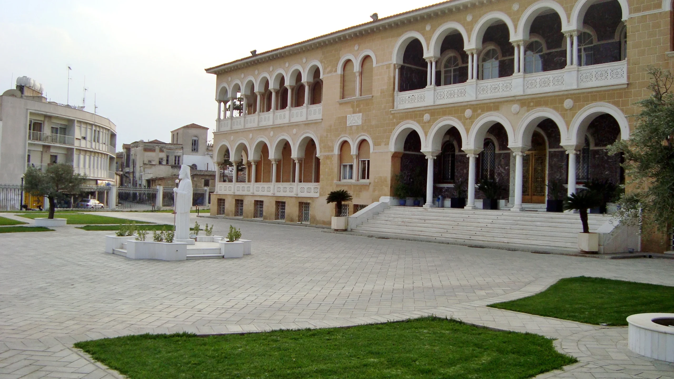 Μήνυμα κατά φανατισμού από Αρχιεπισκοπή – «Η Εκκλησία χώρος γαλήνης»