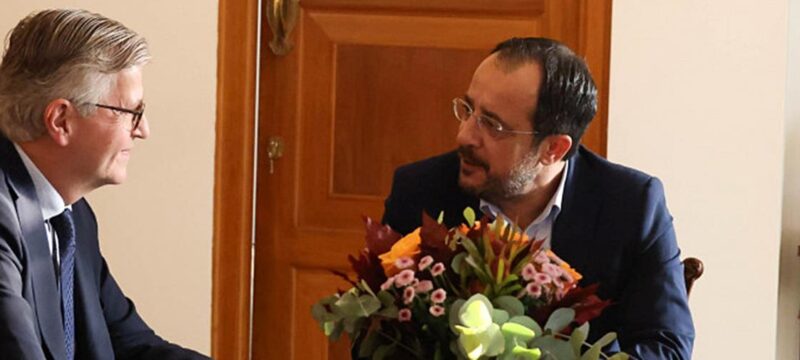 cache_1300x500_Analog_medium_1408557_144600_26_04_18_121700 (1)