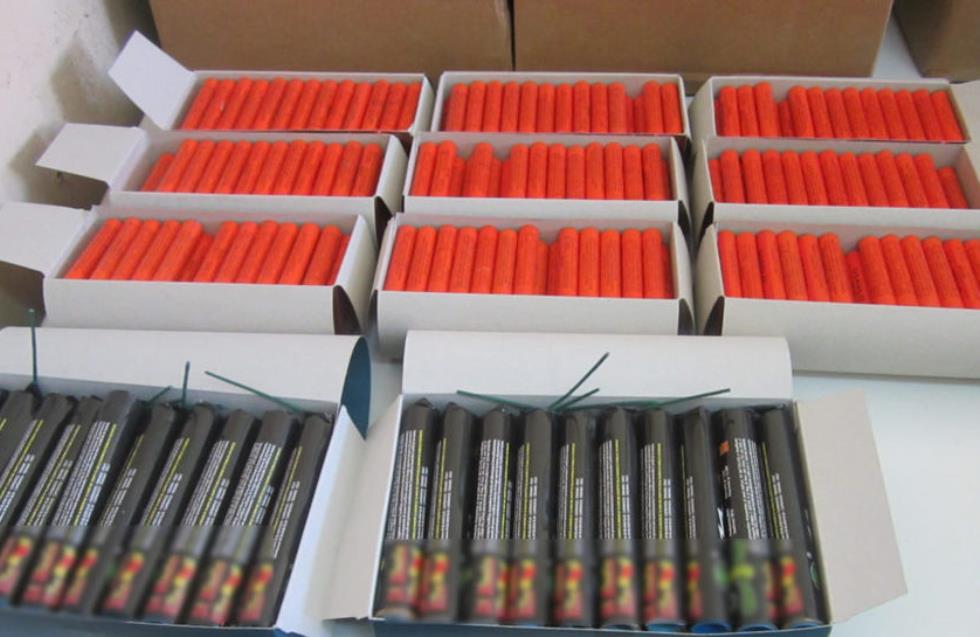 Χειροπέδες σε 64χρονο – «Πιάστηκε» με 60 κροτίδες στην Ορόκλινη