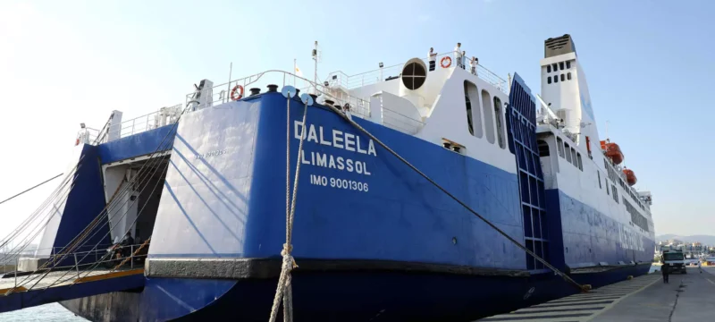 daleela_ploio_piraeus_in_2006-scaled