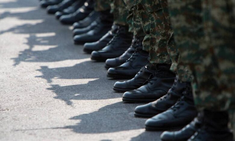 fantaroi-stratos-anypotaktos-570-1280x853_ID_1017831-2