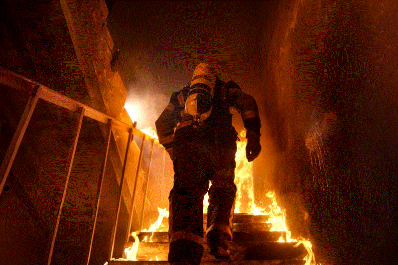 fotia-spiti-pirosvestiki