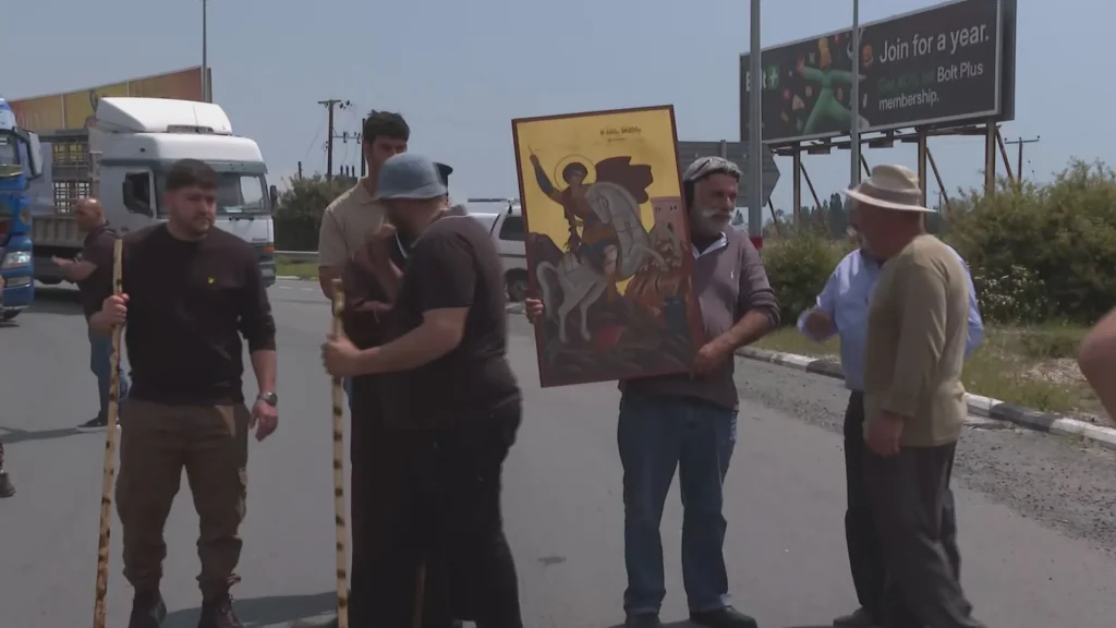 Με την εικόνα του Αγίου Γεωργίου στη Ριζοελιά οι κτηνοτρόφοι  (φώτο)