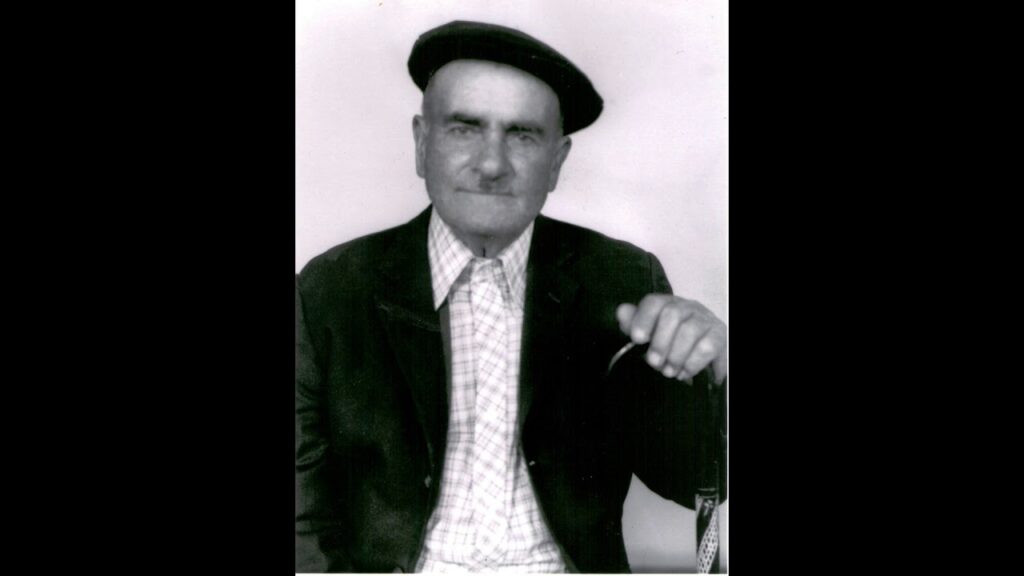 Κοινοτικό Συμβούλιο Ξυλοτύμπου: Τελετή ονοματοδοσίας, της αίθουσας πολλαπλής χρήσης του Δημοτικού Σχολείου Ξυλοτύμπου Α΄, εις μνήμην του Λαϊκού Ποιητή Κυριάκου  (βίντεο)