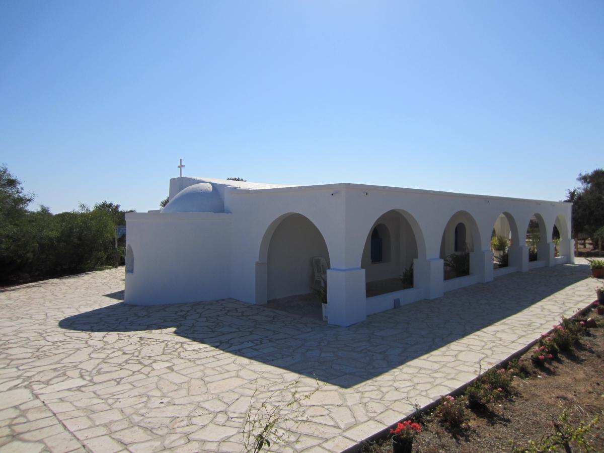 Η Παναγία του Συρμάτου: Ένα εκκλησάκι θρύλος γνωστό στα Κοκκινοχώρια για τα θαύματα, τις παραδόσεις και την υπεραιωνόβια ελιά του βρίσκεται στη Ξυλοφάγου