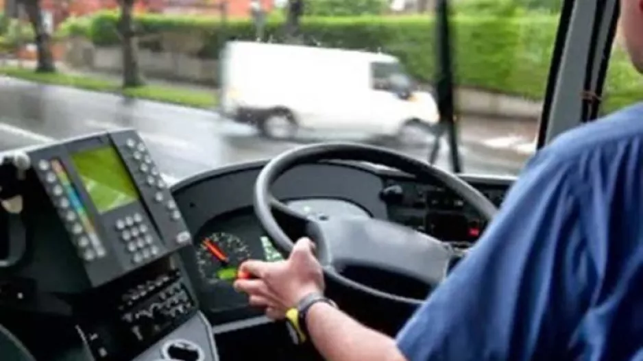 Πήραν την άδεια από οδηγό λεωφορείου-«Πιάστηκε» μεθυσμένος στον αυτ/δρομο