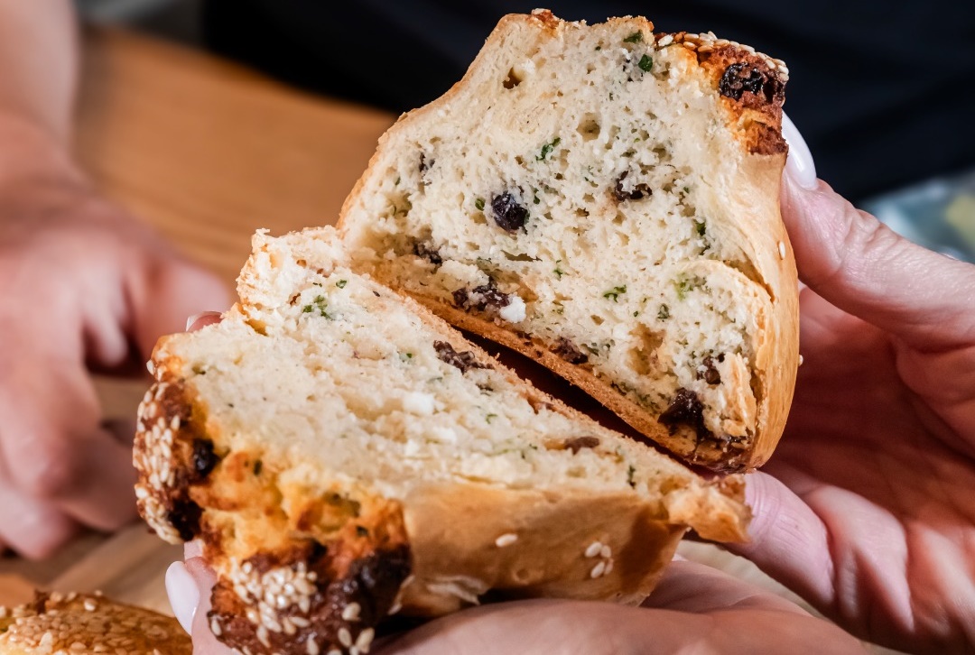 Γνωστός φούρνος της Λάρνακας φτιάχνει και φέτος νόστιμες φλαούνες