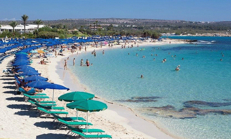 ΜΑΚΡΟΝΗΣΟΣ ΠΑΡΑΛΙΑ