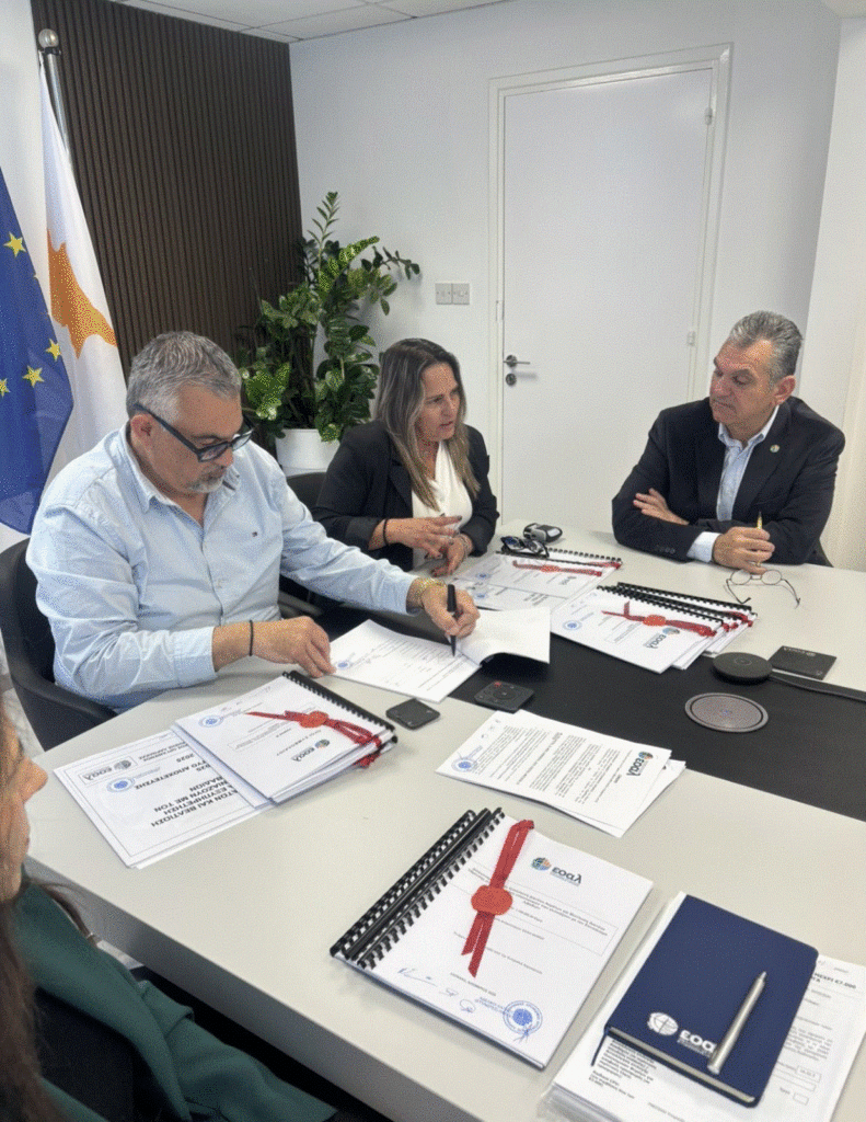 ΕΟΑ Λάρνακας: Υπογραφή σύμβασης για κατασκευή δικτύου λυμάτων και ύδρευσης για εξυπηρέτηση υποστατικών που γειτνιάζουν με το συνοικισμό Λιβαδιών