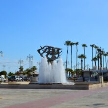 1-Finikoudes-beach-things-to-do-in-larnaca