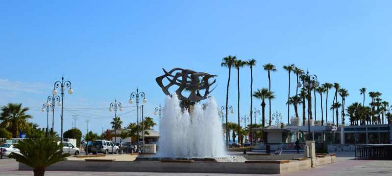 1-Finikoudes-beach-things-to-do-in-larnaca