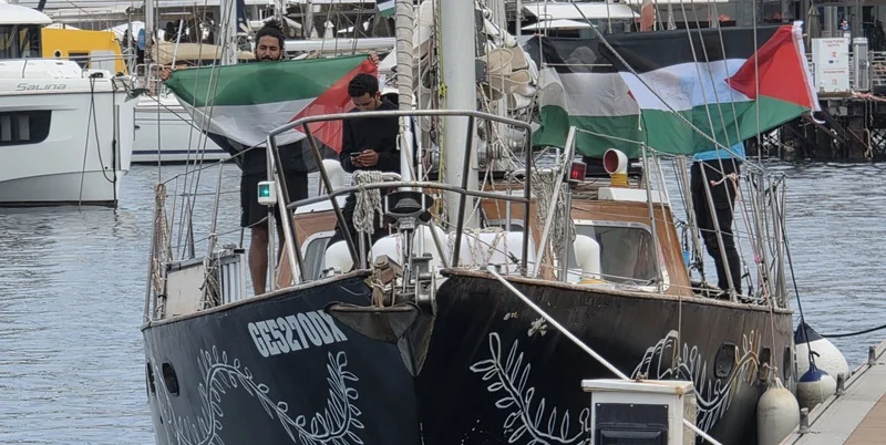 Παραμένει στην Πάφο το σκάφος του στολίσκου – Αναμένουν οδηγίες για απόπλου