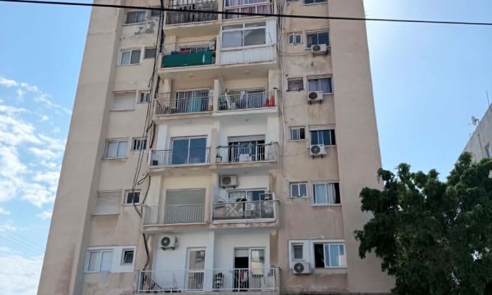 ΒΙΝΤΕΟ- ΦΩΤΟ: Εδώ και 10 χρόνια προειδοποιούσε για την επικινδυνότητα του Madona Court ο Δήμος Λάρνακας – «Η ευθύνη βαραίνει τους ιδιοκτήτες», δήλωσε ο Πρόεδρος του ΕΟΑ Λάρνακας