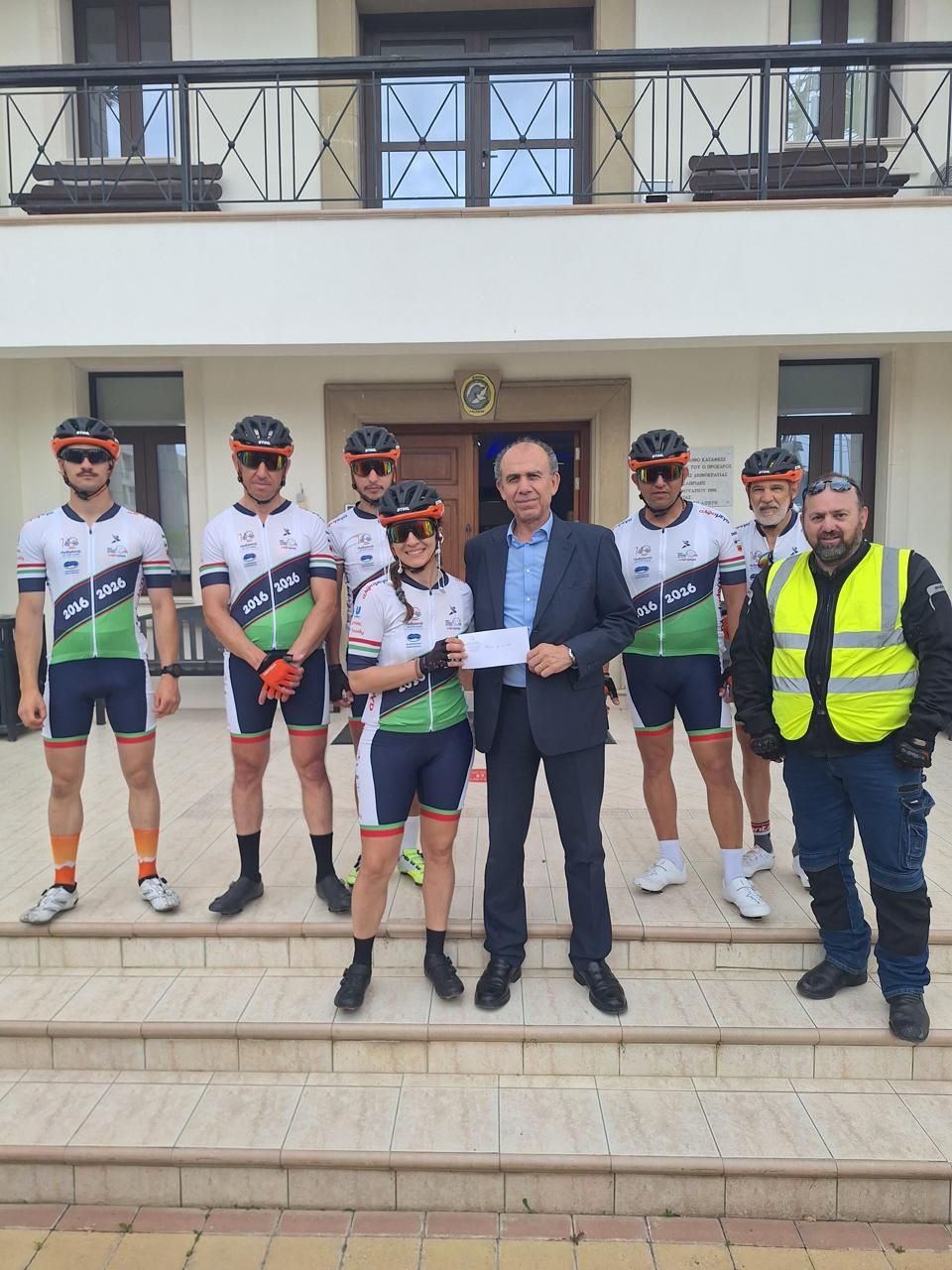 Για τη δράση «Ποδηλατώ για 1 Ευρώ» ο Δήμαρχος Αραδίππου Χριστόδουλος Πάρτου, παρέδωσε οικονομική ενίσχυση