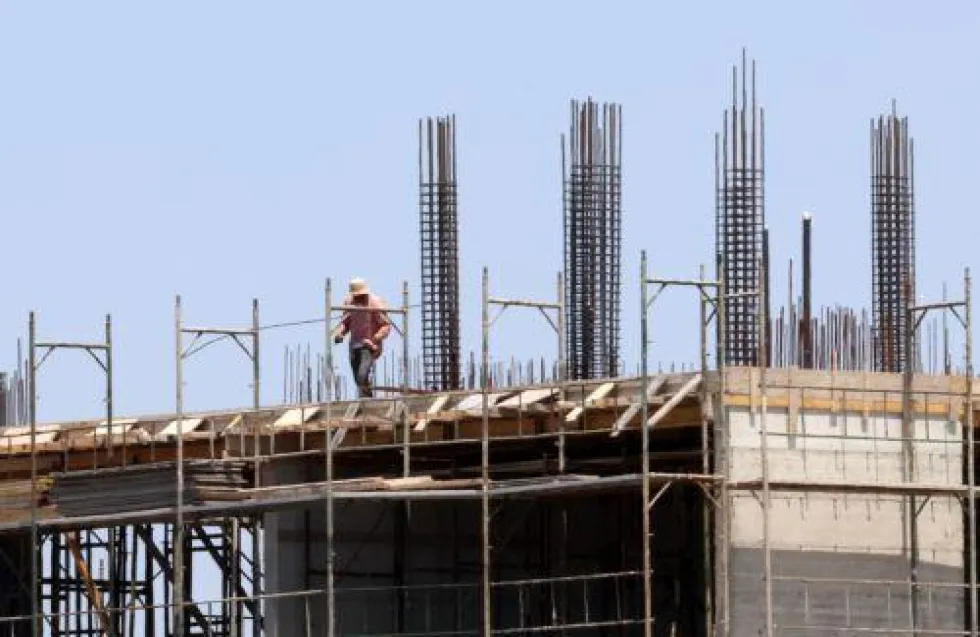 Πρόστιμα έως και €3000 για αδήλωτη εργασία – Εντατικοί έλεγχοι τον Μάιο