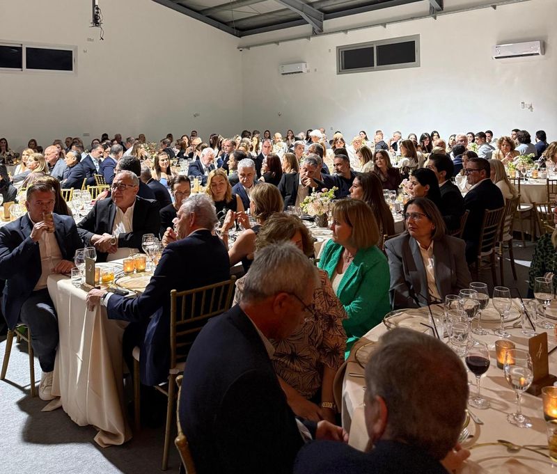 Με μεγάλη επιτυχία το Φιλανθρωπικό Δείπνο του “Ιασόνειου Χρώματα Ζωής” στη Λάρνακα  (φώτο)