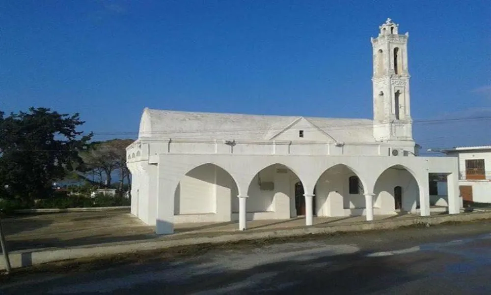 Θεία Λειτουργία στην κατεχόμενη Αγία Τριάδα την Δευτέρα